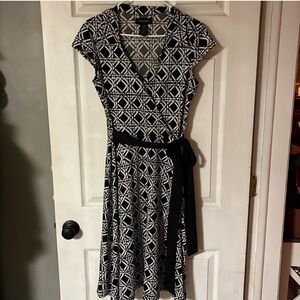 Black and White Geometric Pattern Dress